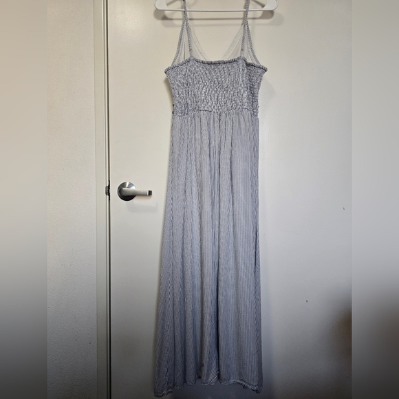 Japna Silver Pleated Maxi Dress V-Neck - Picture 2 of 12